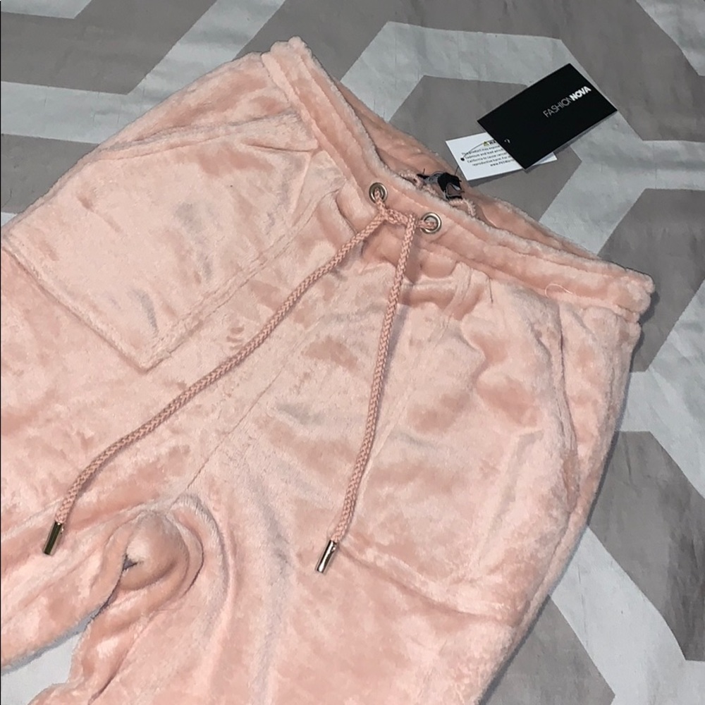 🚨Brand new fashion nova velvet joggers✨